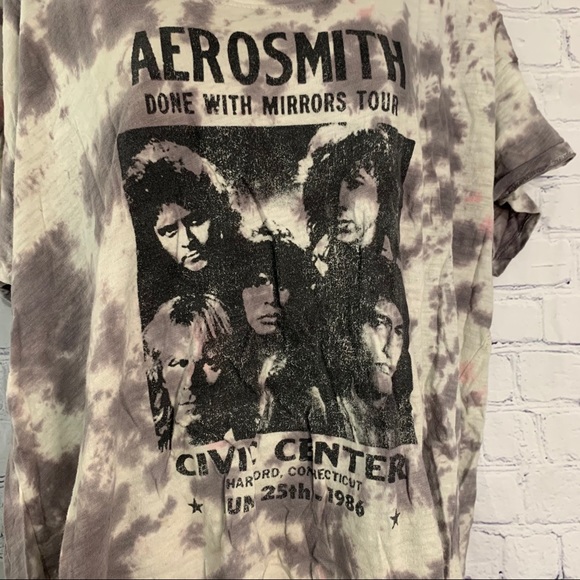 VS PINK Band Tee Aerosmith Large - Picture 3 of 7
